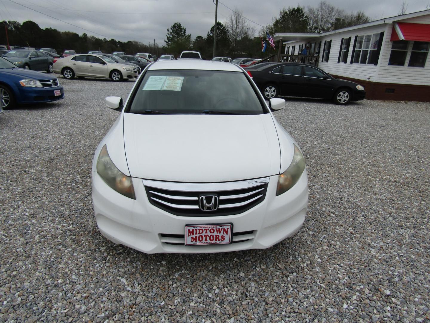 2011 White Honda Accord SE Sedan AT (1HGCP2F60BA) with an 2.4L L4 DOHC 16V engine, Automatic transmission, located at 15016 S Hwy 231, Midland City, AL, 36350, (334) 983-3001, 31.306210, -85.495277 - Photo#1